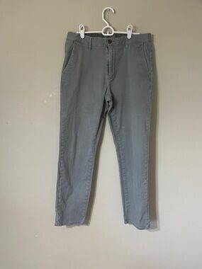 Men's Gray Chino Pants - Classic Everyday Style
